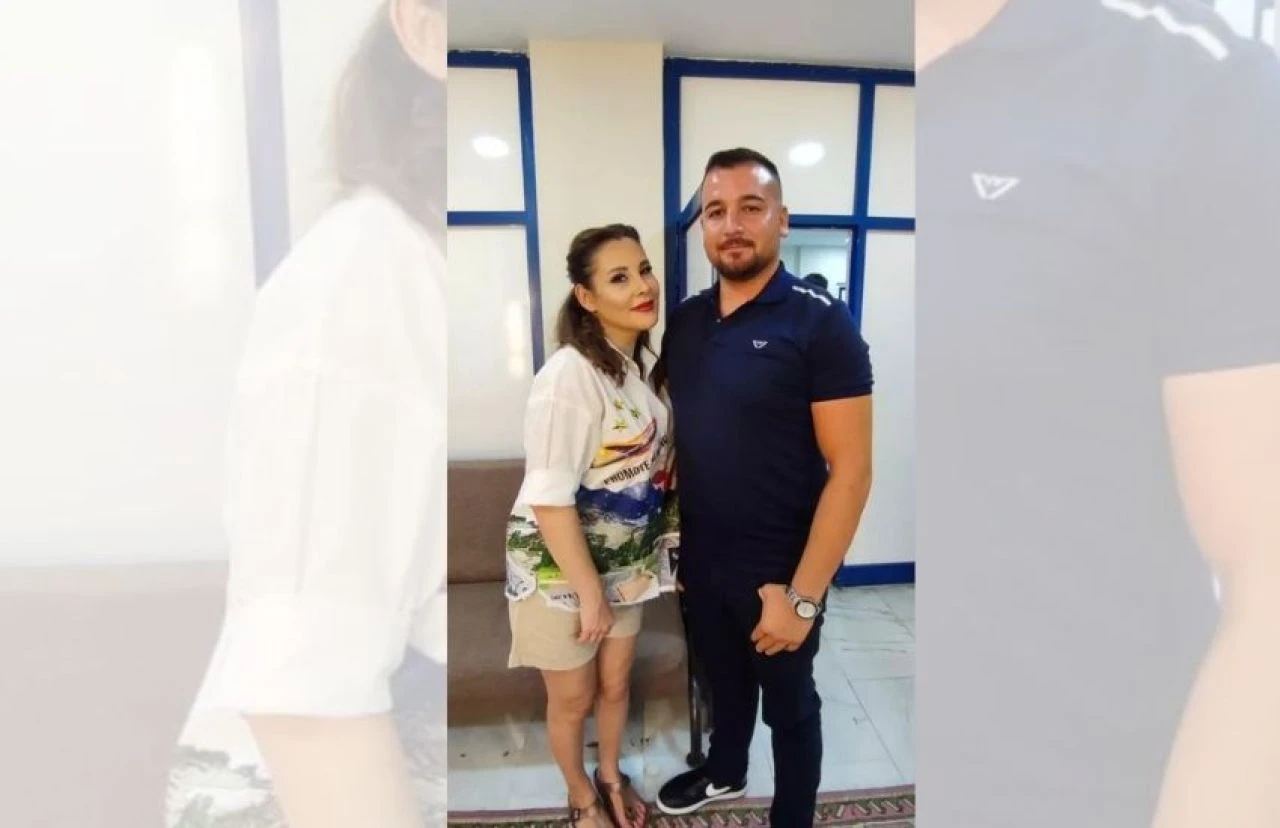 Funda Arar hayranlığı bunu da yaptırdı! Tarlaya traktörle ismini yazdı! - 5. Resim