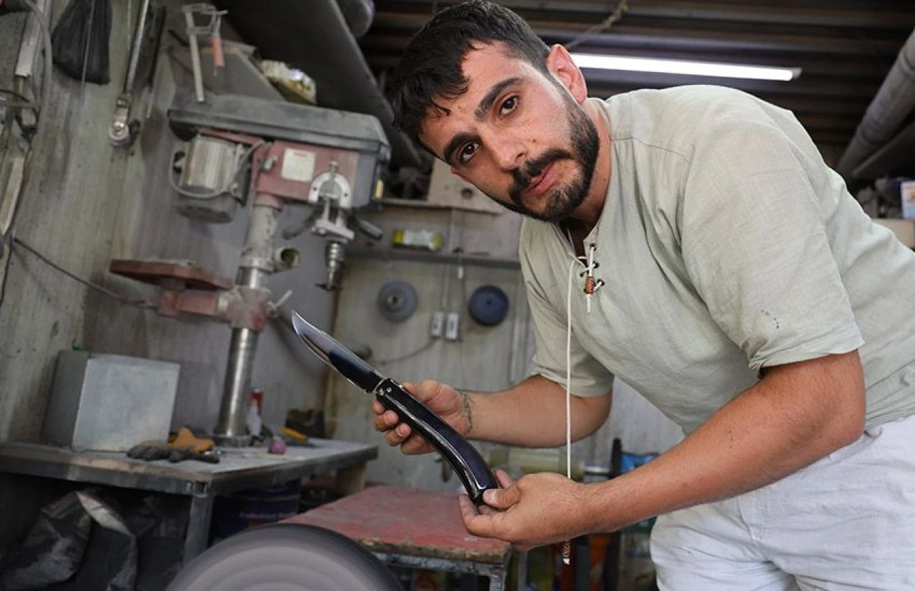 Görenler hayran kalıyor, fiyatı 70 bin TL! Bu bıçağın yapımı 7 ay sürdü