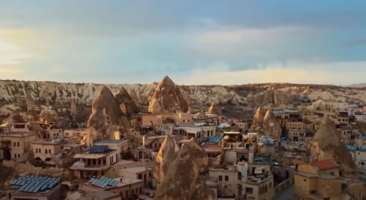 Kapodokya'da çekilen Siyah Kalp dizisinin senaristliğini Yıldız Tunç yapıyor - 1. Resim