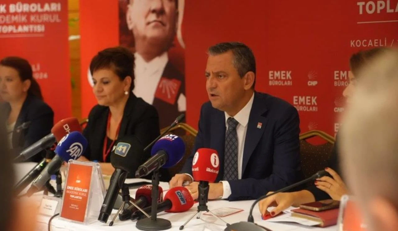 Özgür Özel'den bir erken seçim çağrısı daha: Tarih verdi, 'sonra kapımızı çalmayın' dedi 