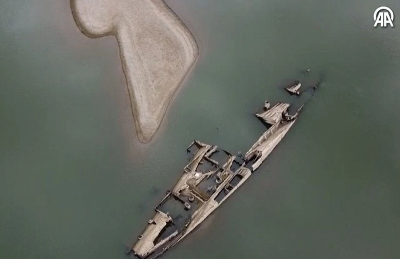 Sırbistan'da İkinci Dünya Savaşı'ndan kalma Alman savaş gemisi bulundu - 1. Resim