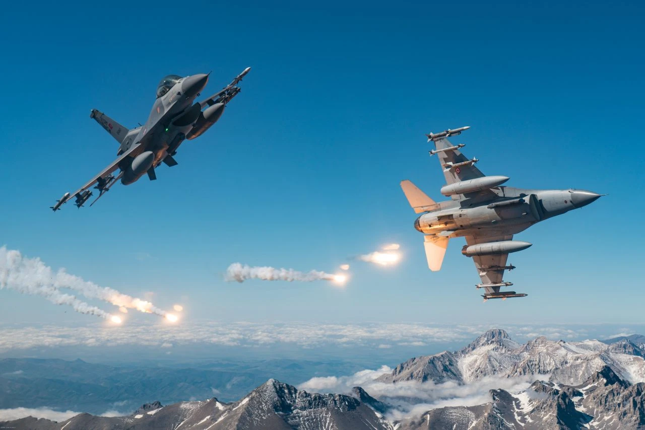 Son dakika | Irak'ın kuzeyine hava harekatı! 19 PKK'lı terörist etkisiz hale getirildi