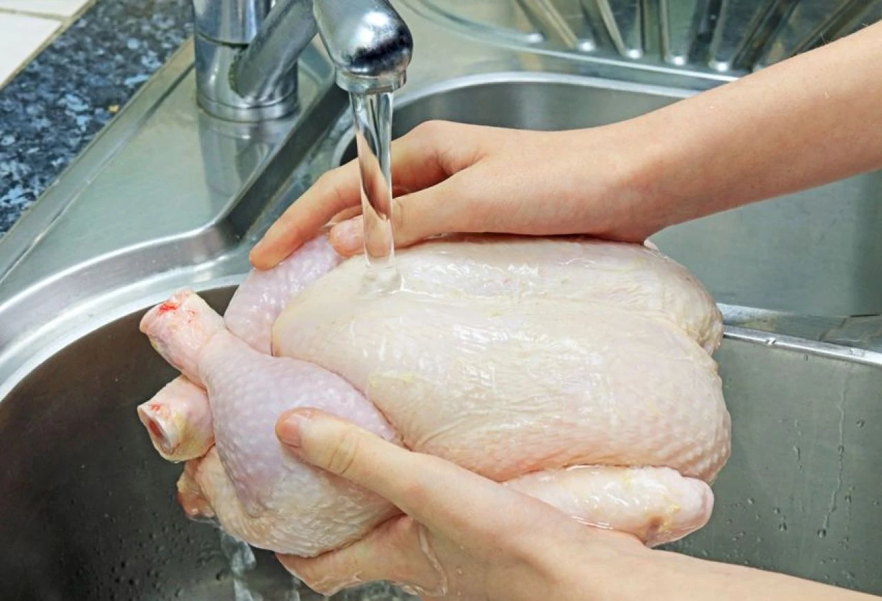 Tavuk pişirirken hasta eden hata, besin değerini yok ediyor! Kalp doktoru uyardı - 2. Resim