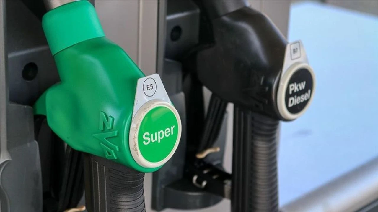 Yakıt alacak sürücüler dikkat: Benzin ve motorin petrolü izliyor! Akaryakıt fiyatlarında son durum belli oldu - 6. Resim