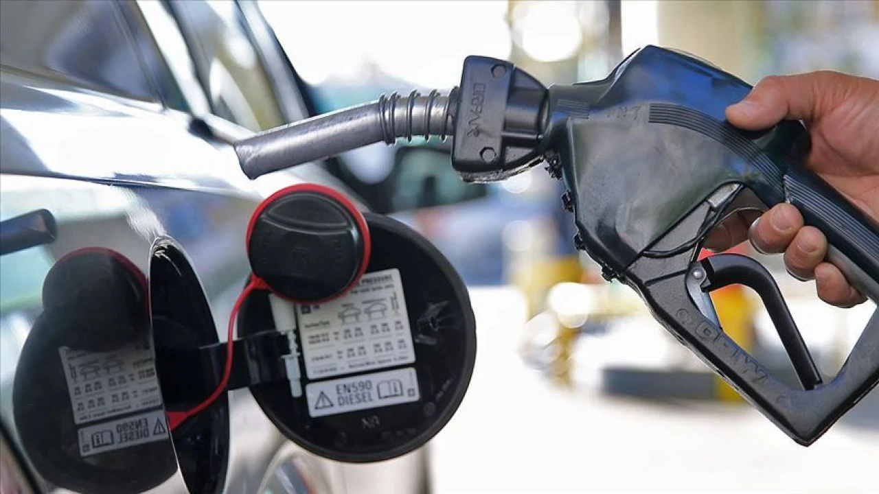 Yakıt alacak sürücüler dikkat: Benzin ve motorin petrolü izliyor! Akaryakıt fiyatlarında son durum belli oldu - 5. Resim