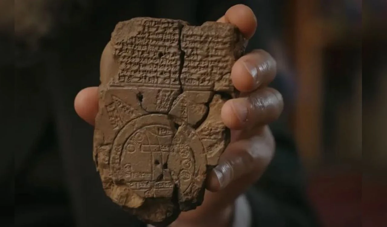 Yaklaşık 3 bin yıllık 'dünyanın en eski haritası' çözüldü! Şaşırtıcı derecede tanıdık bir hikaye ortaya çıktı