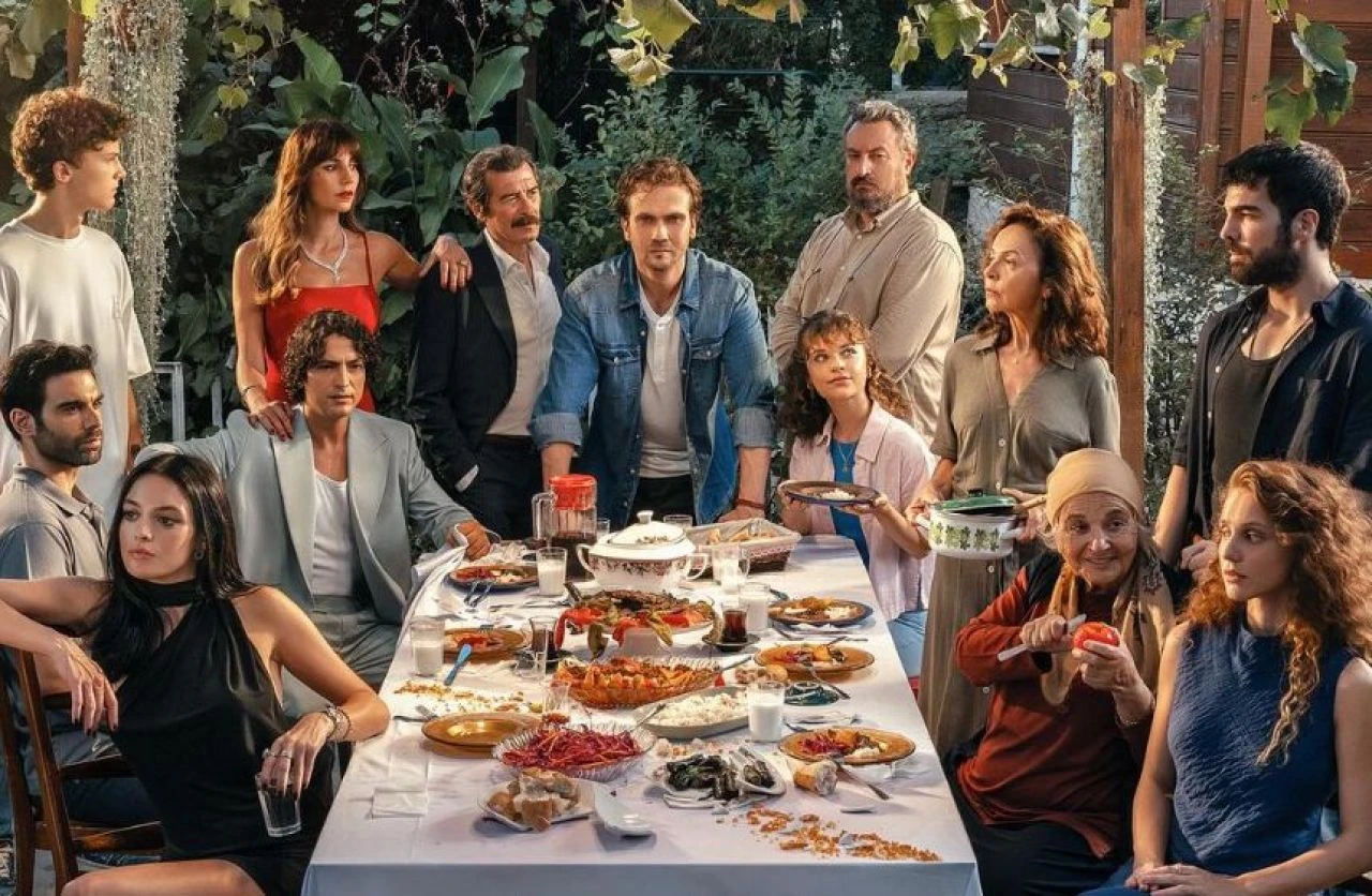 22 Eylül’de yayınlanacak olan Deha dizisinin oyuncu kadrosunda Melis Sezen ve Ahsen Eroğlu yer aldı - 1. Resim