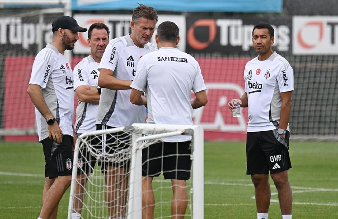 Beşiktaş'ta Van Bronckhorst Trabzonspor maçı 11'ini belirledi!