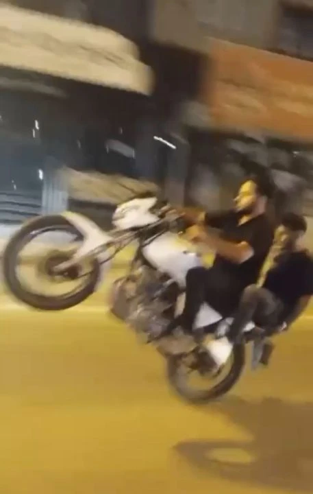 Bursa'da yürekleri ağza getiren anlar! Hem kendisini hem trafiktekileri tehlikeye düşürdü - 1. Resim