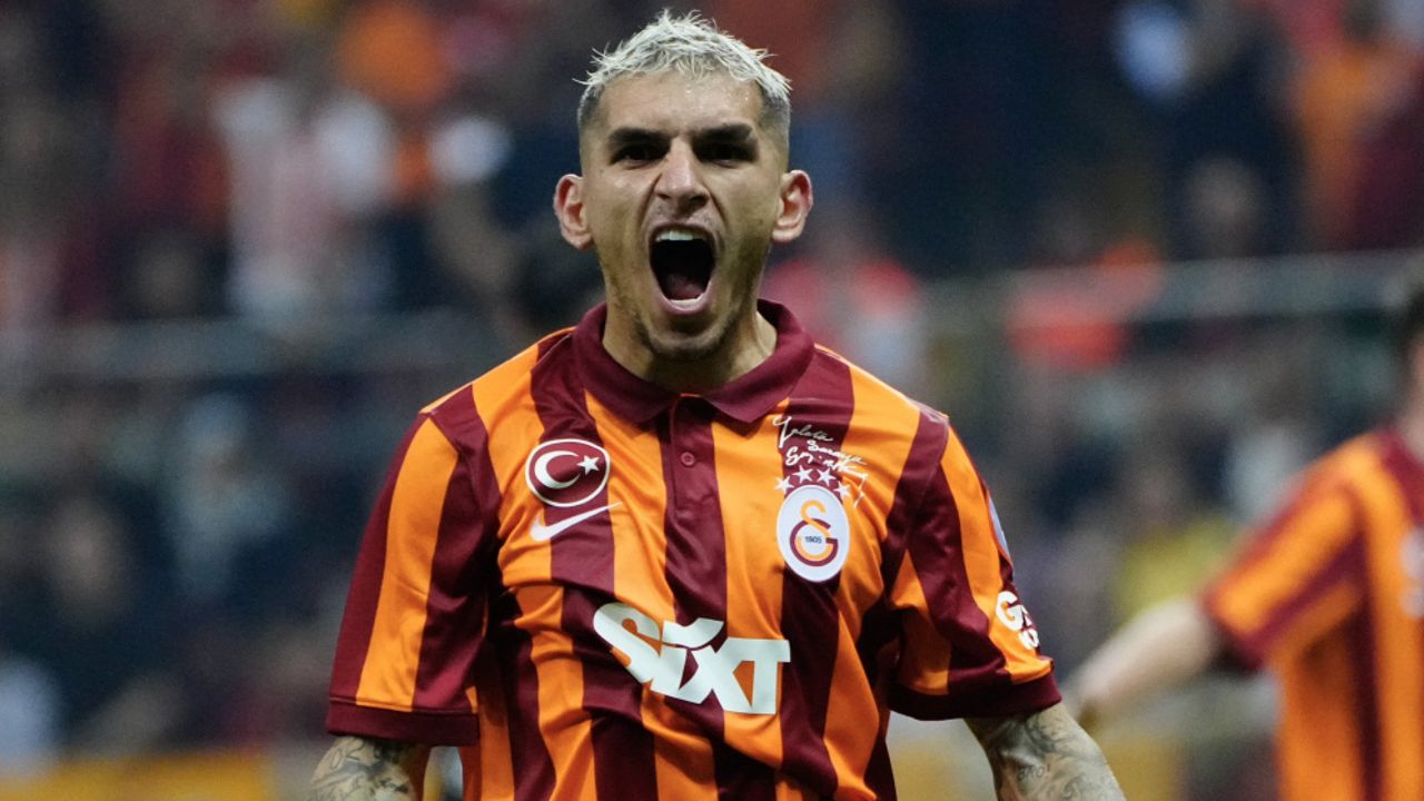 Devrim Özkan, Galatasaray&#039;ın maçı için tribünde yerini aldı!