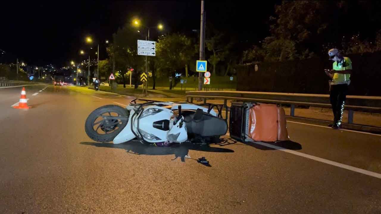 Kontrolden çıkıp bariyerlere girdi: 70 metre sürüklenen motokurye hayatını kaybetti