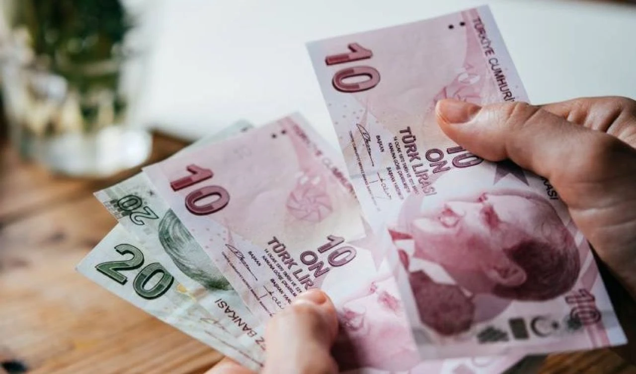 Memur ve memur emeklisi maaş zammı hesabı değişti: İşte zamlı maaş tablosu - 1. Resim