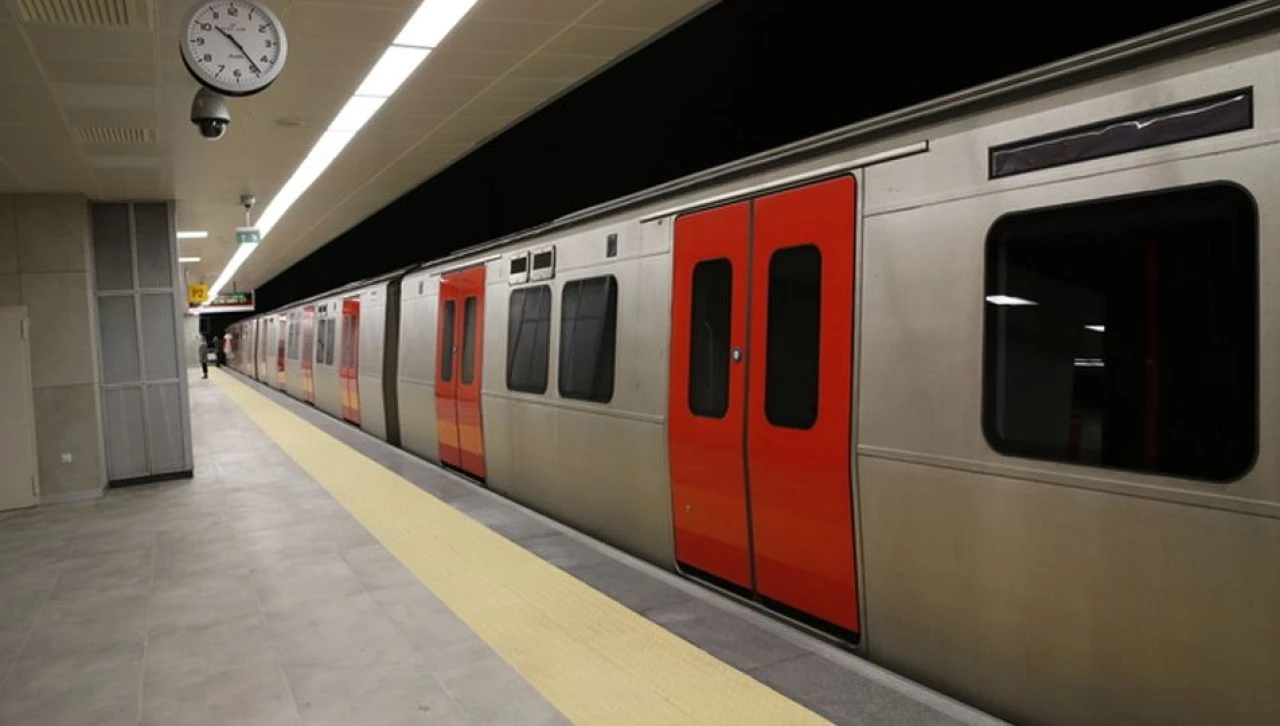 Metroda dehşet! Boşanma aşamasındaki eşine kurşun yağdırdı - 1. Resim