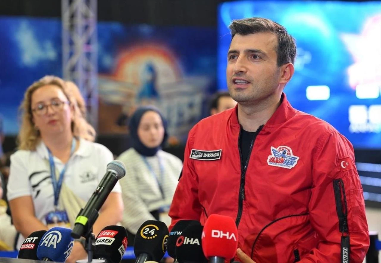 Selçuk Bayraktar, TEKNOFEST Roket Yarışması açılışında konuştu: Tam bağımsız, müreffeh Türkiye vurgusu! - 1. Resim