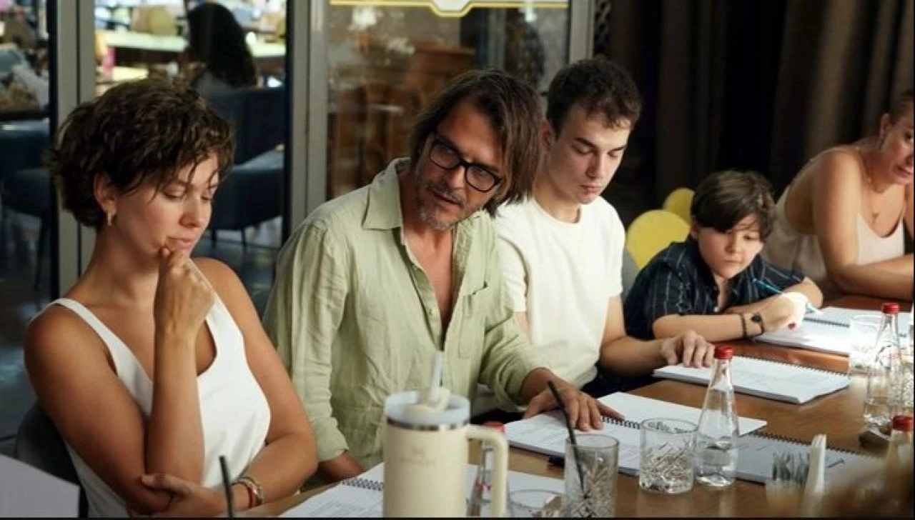 Bergüzar Korel ve Mehmet Günsür'u buluşturan Annem Ankara dizisi sete çıktı - 1. Resim