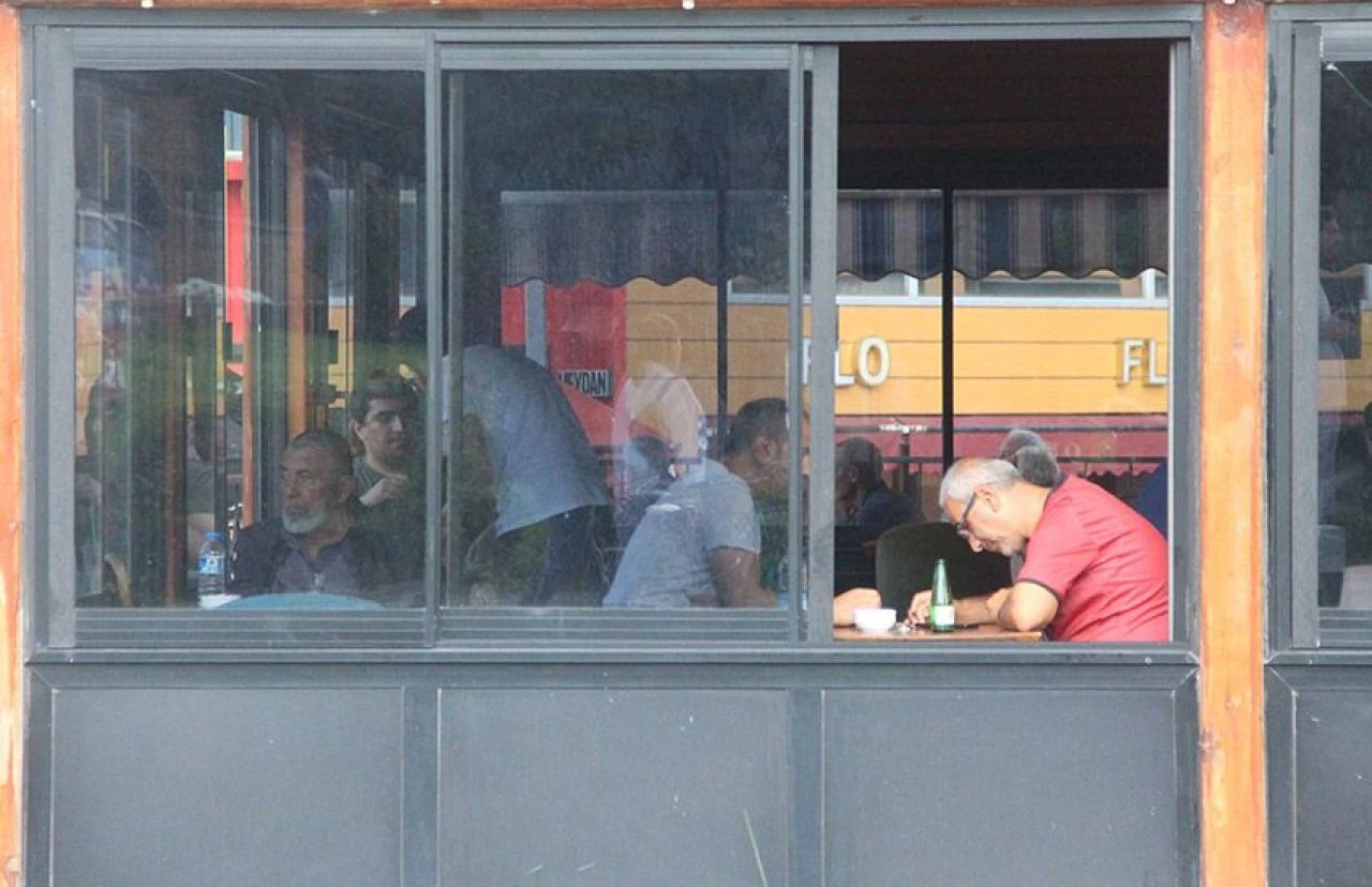 Emekli vatandaşları isyan ettiren karar! Belediye düğmeye bastı, çay fiyatları etkilenecek