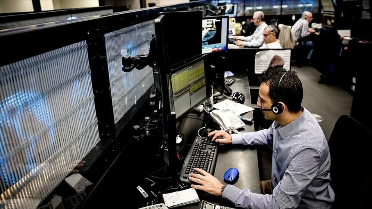 Fed faiz kararı bu hafta piyasaları sarsacak! Wall Street faiz indiriminin boyutu için ikiye bölündü