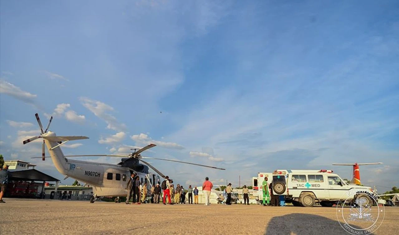 Haiti'de akaryakıt tankeri kazasında krizi fırsata çevirmek istediler! Yakıt toplamak için toplanan onlarca kişi havaya uçtu - 3. Resim