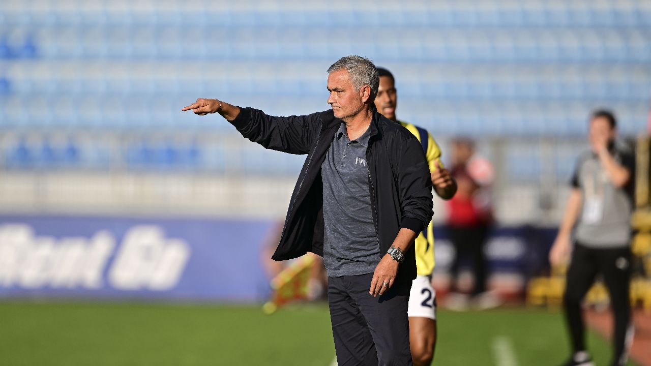 Jose Mourinho&#039;dan Okan Buruk sorusuna cevap! &#039;Arkadaş olduğunu bilmiyordum&#039;