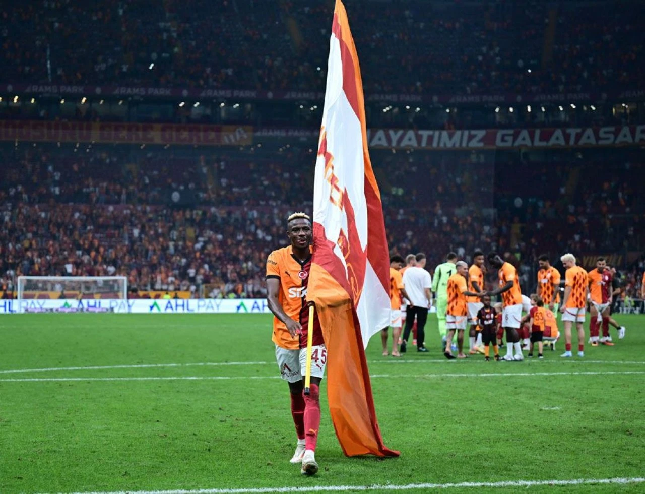 Osimhen Galatasaray taraftarına sosyal medyadan mesaj yolladı - 3. Resim