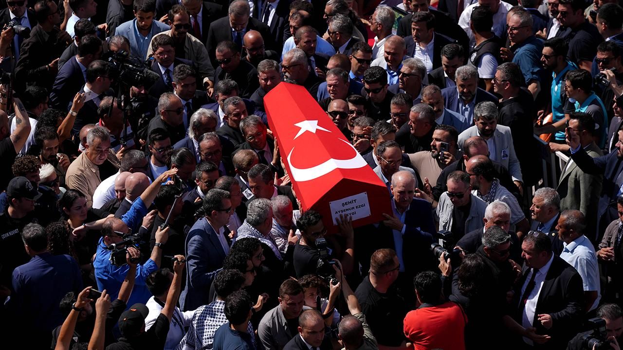 Ayşenur Ezgi Eygi ile babasının son konuşmaları yürekleri dağladı! 'Ölmem bir işe yarayacaksa razıyım' - 4. Resim