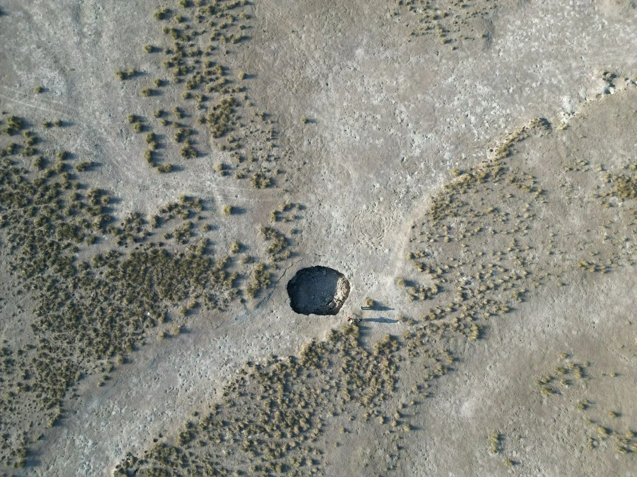 Bir ili daha ürküten görüntü! 4 metreye ulaşan obruk için yetkililere seslendiler - 1. Resim