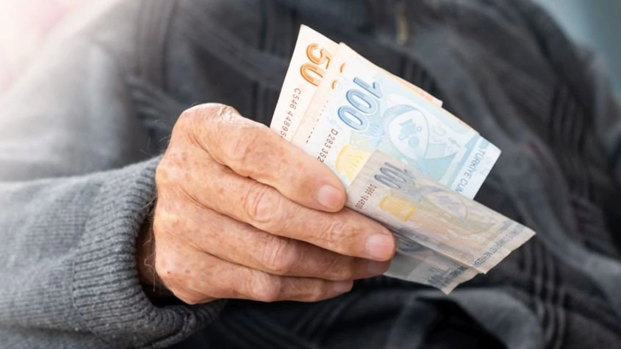 Emekli maaş farkı ortadan kalkıyor! Emeklilik dilekçesi verecek herkesi ilgilendiriyor: Hükümet harekete geçti - 1. Resim