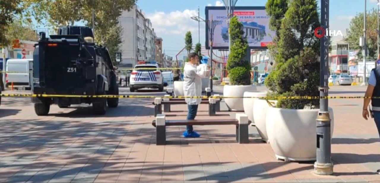 İstanbul'da bomba alarmı! Yollar kapatıldı, çok sayıda polis sevk edildi - 1. Resim