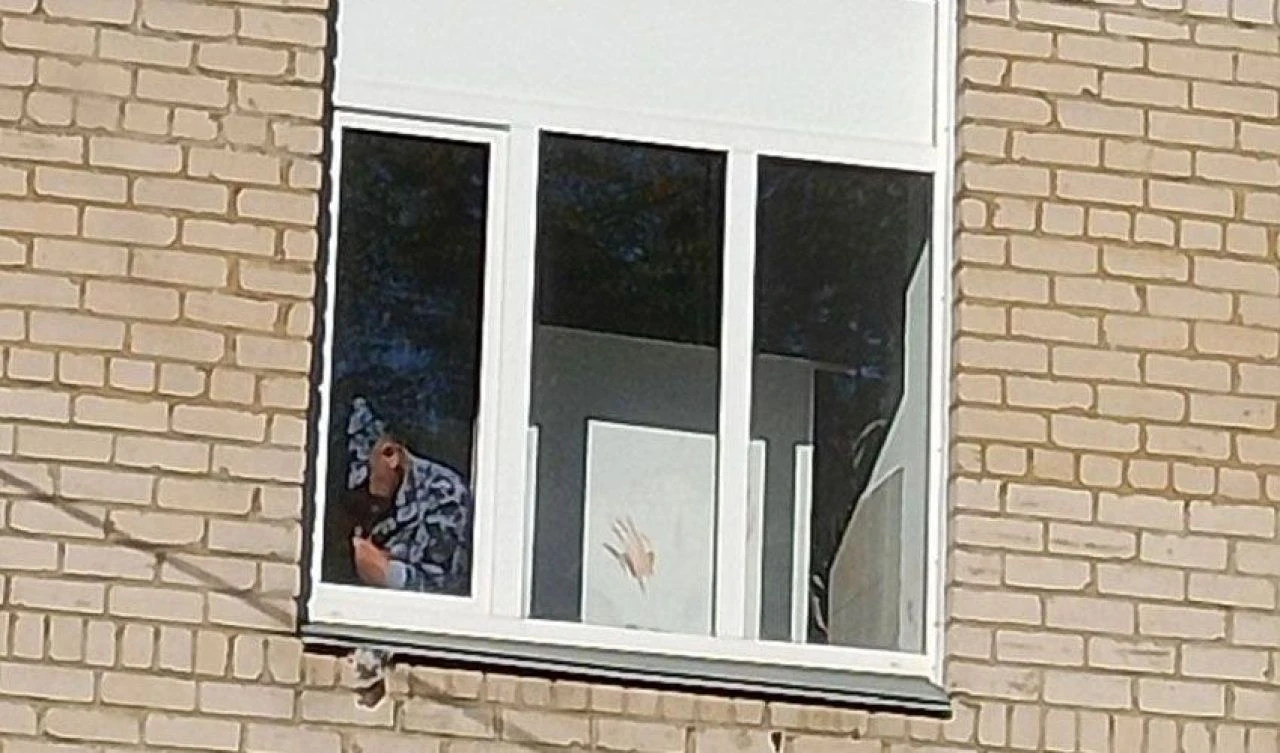 Rusya'da okulda dehşet anları! 13 yaşındaki saldırgan öğrencilere saldırdı: Boğazını kesip, çekiçle vurdu - 3. Resim