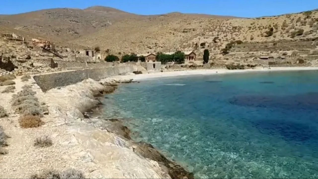 'Şeytan Adası' karanlık geçmişe sahip ürkütücü binayla kalakaldı! Ülke ikiye bölündü - 5. Resim