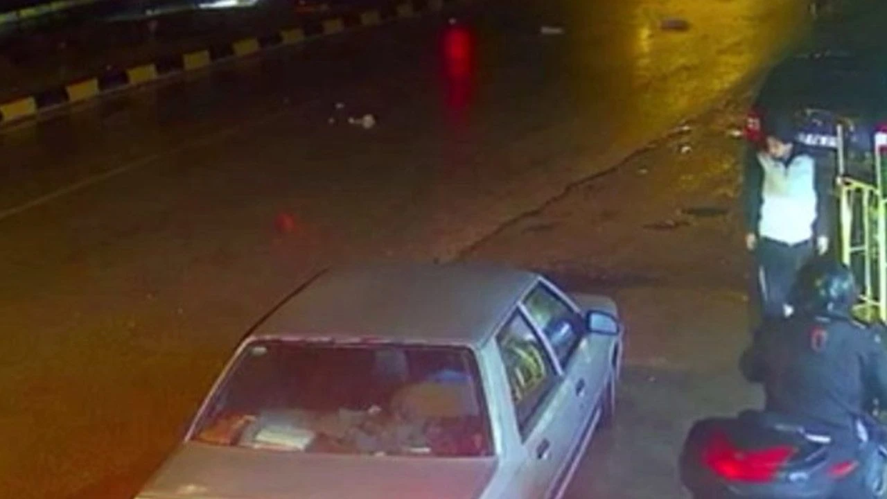 Yağmur sonrası korku dolu anlar! Aracın takla attığı kaza kamerada