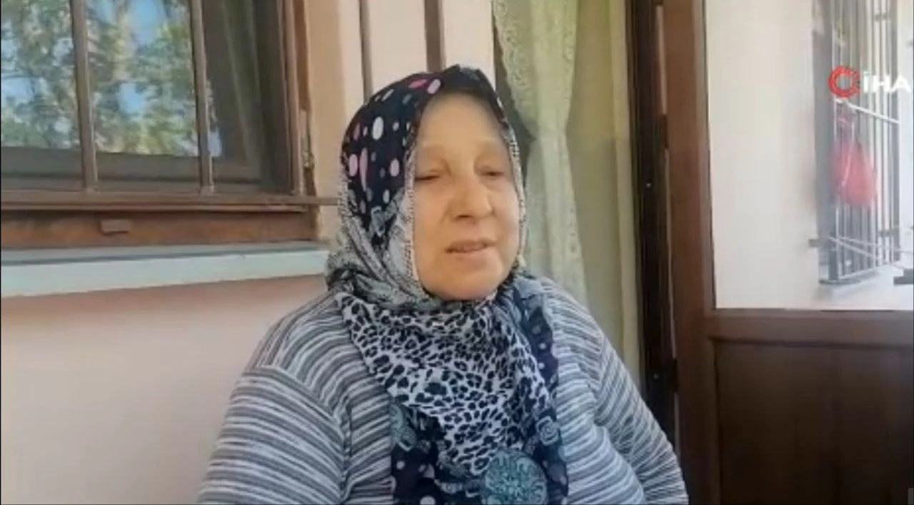Yaşlı çifte dehşeti yaşattılar! Evleri taşlandı, arabaları kundaklandı - 2. Resim