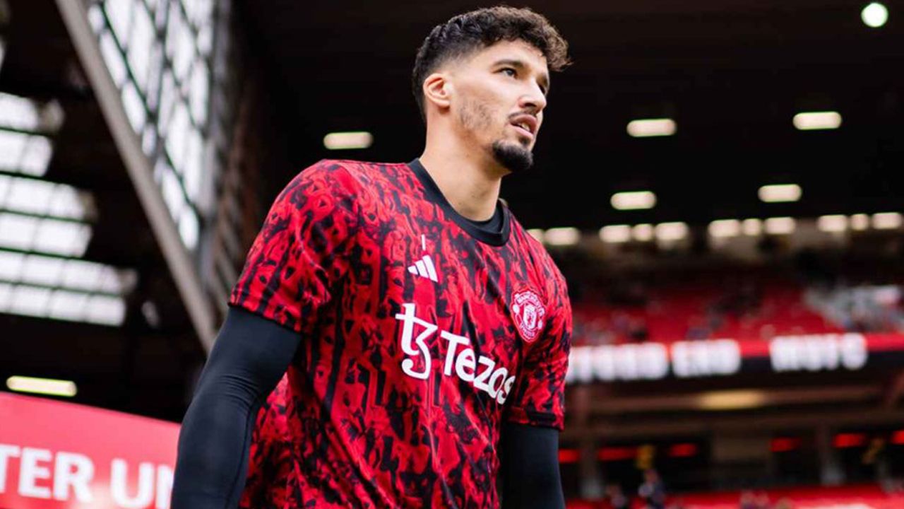 Altay Bayındır Manchester United'a isyan bayrağını çekti: "Oynamak istiyorum"