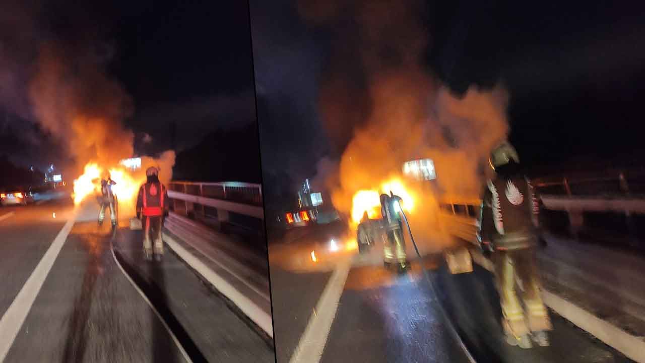 Çekmeköy'de yangın! Seyir halindeki otomobil bir anda küle döndü