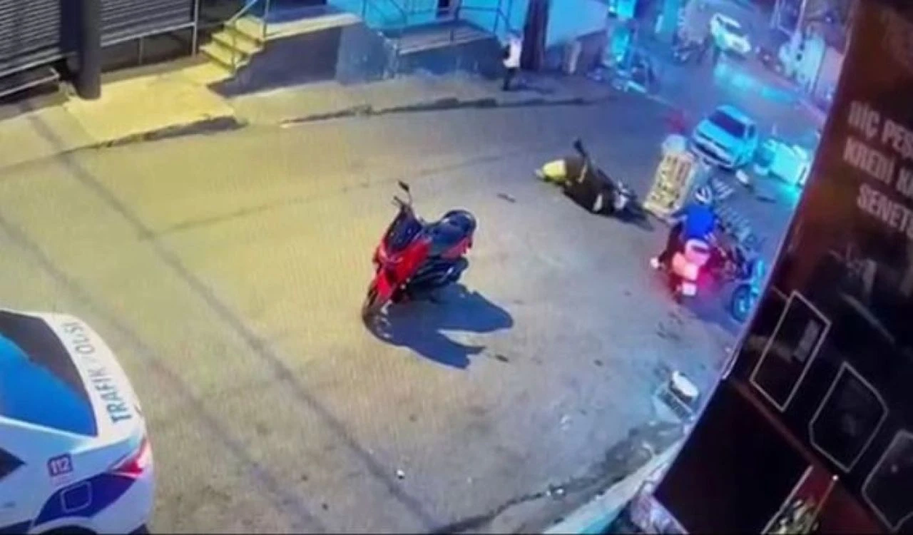 Ehliyetsiz motosikletli ortalığı birbirine kattı! Polisi ezdi, o anlar anbean kaydedildi