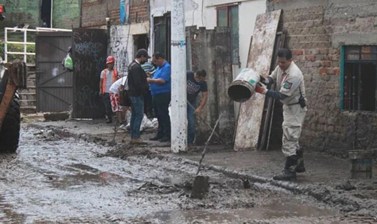 Meksika'da toprak kayması faciası: 6 kişi hayatını kaybetti  - 1. Resim