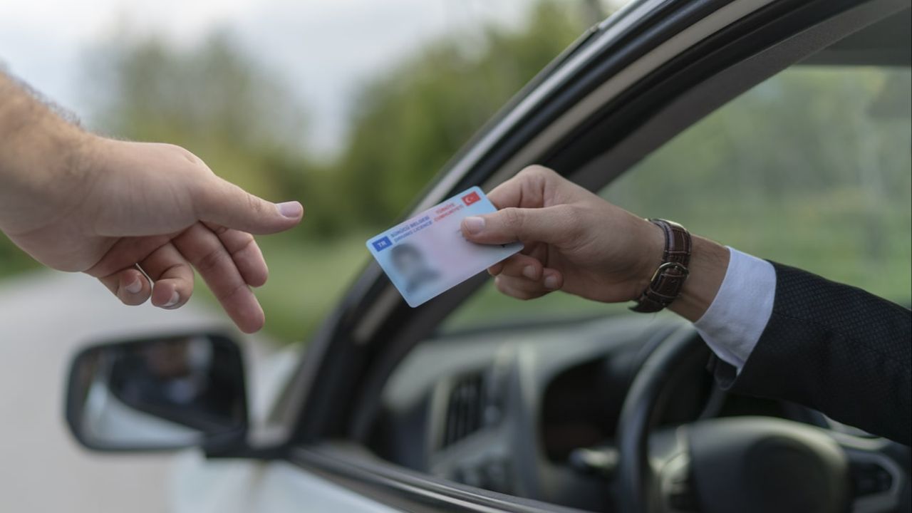 Yeni tip ehliyet için geri sayım başladı! Cezası cep yakacak