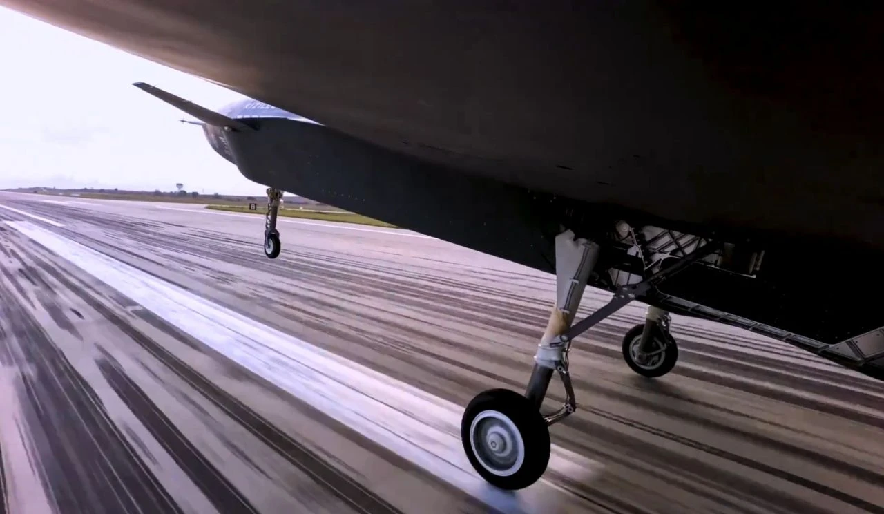 Bayraktar müjdeyi duyurdu! Kızılelma PT3 teker kesti