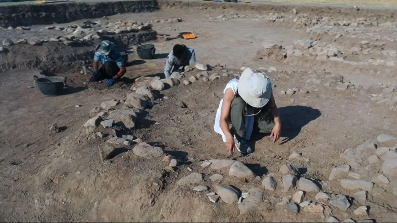 Bir ilimizi daha heyecanlandıran keşif! Tam 7 bin 450 yıllık: Kazıdıkça daha büyükleri çıkıyor - 2. Resim