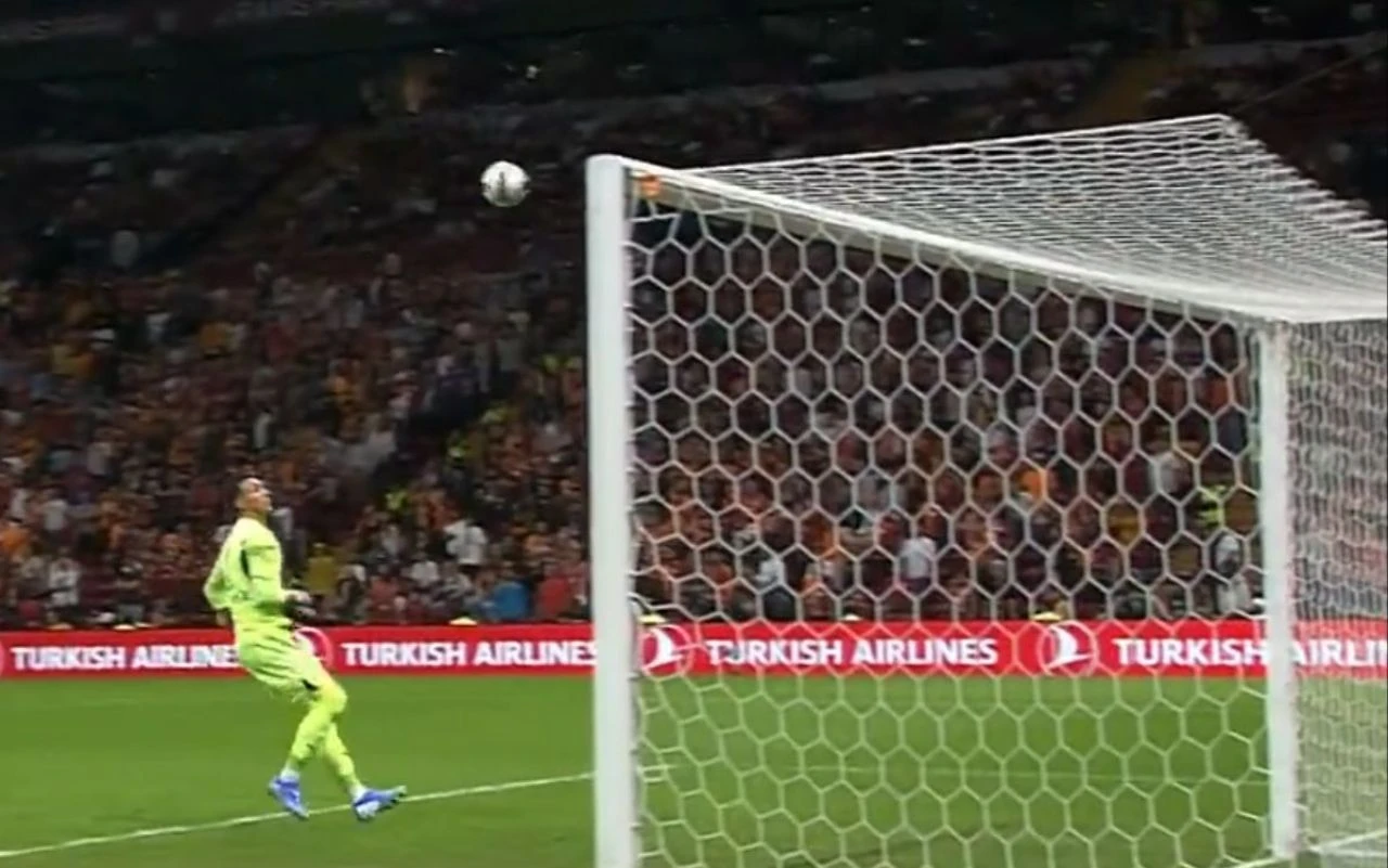 Galatasaray'a orta sahadan gol atan Furkan Soyalp'ten açıklama: Umarım daha cesur olmamı sağlar - 2. Resim