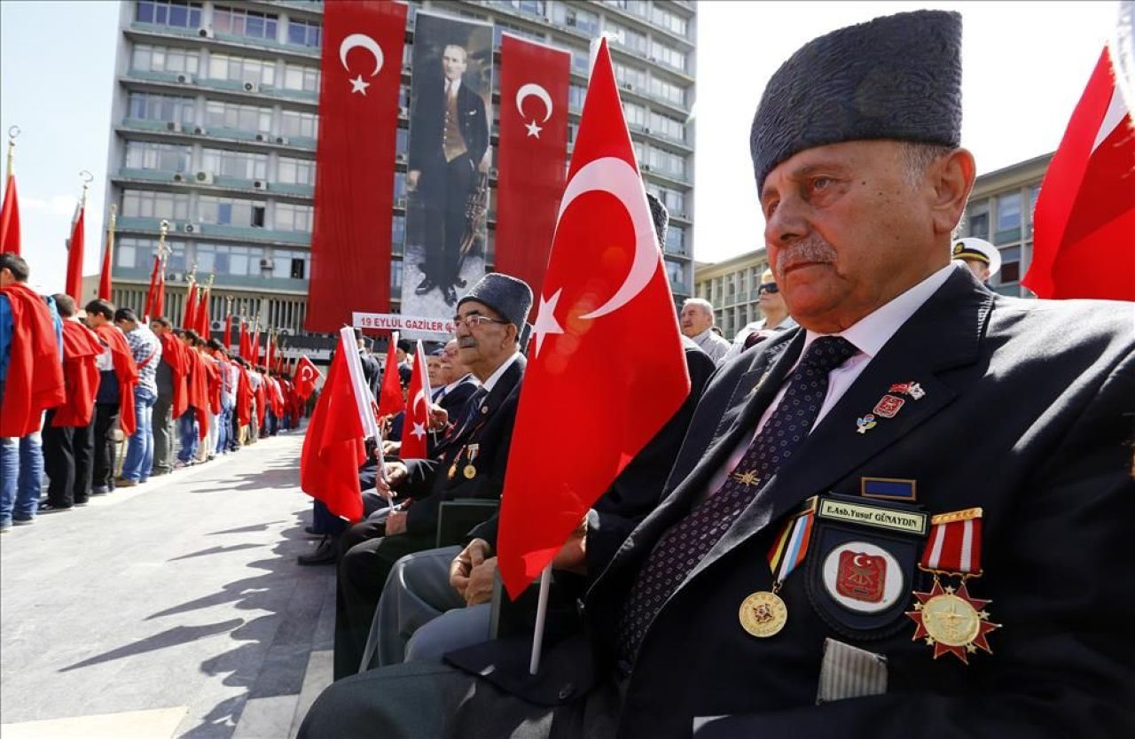 Şehadete koşarken gazilik makamına eren kahramanlarımıza olan saygı ve  minnet duygusunun gösterildiği Türkiye Gaziler Günü her yıl 19 Eylül’de kutlanıyor. - 1. Resim