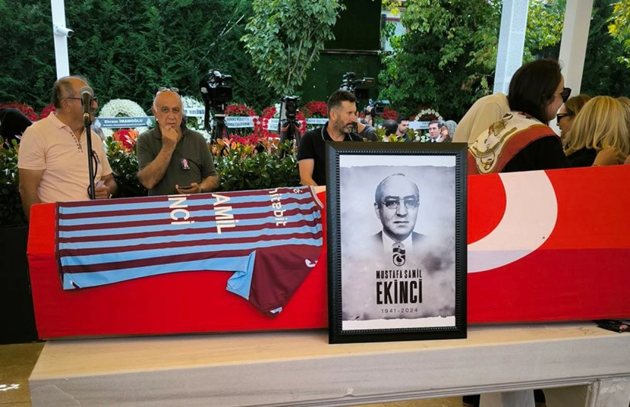Trabzonspor efsanesi Mustafa Şamil Ekinci son yolculuğuna uğurlandı - 2. Resim