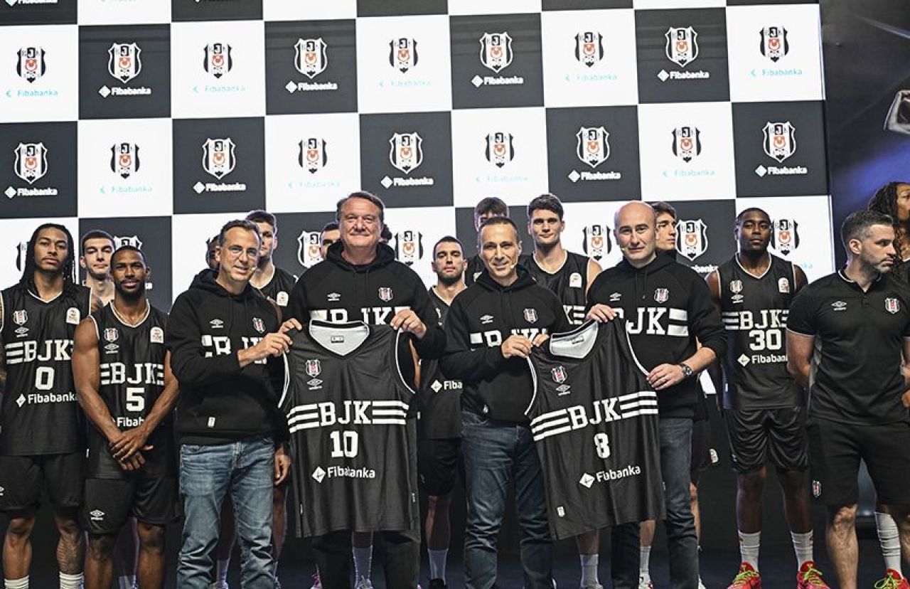 Beşiktaş'tan Galatasaray'a sponsorluk göndermesi! - 2. Resim