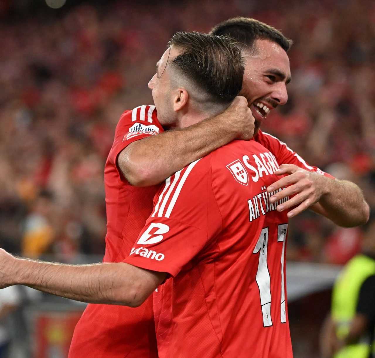 Kerem Aktürkoğlu Benfica'da gollerine devam ediyor! Şampiyonlar Ligi'ni de boş geçmedi 