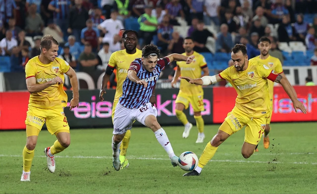 Trabzonspor geriden geldiği maçta Kayserispor'la 2-2 berabere kaldı! - 1. Resim