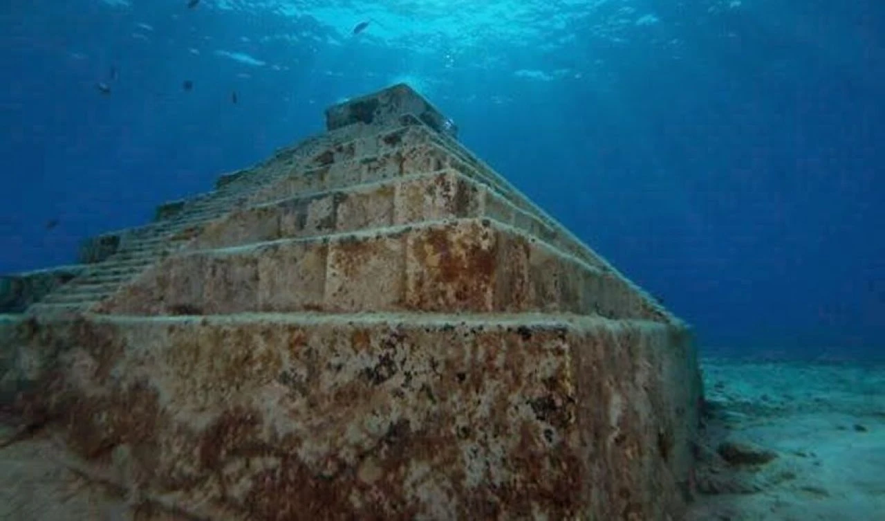 Bir piramit gizemi daha! Bu kez su altında keşfedildi - 1. Resim