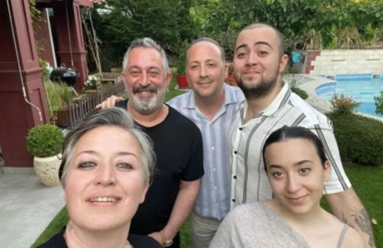 Gülse Birsel eşiyle 25 yılda sadece 2 kez görüntülendi! İşte ünlülerin bilinmeyen eşleri ve çocukları - 10. Resim