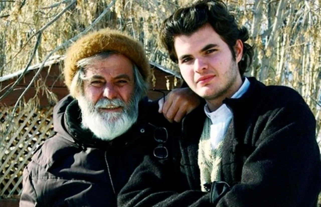 Gülse Birsel eşiyle 25 yılda sadece 2 kez görüntülendi! İşte ünlülerin bilinmeyen eşleri ve çocukları - 8. Resim