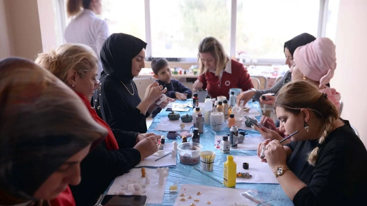 Halk Eğitimi Merkezleri hafta sonu kayıt için kapalı, kurslar için açık oluyor