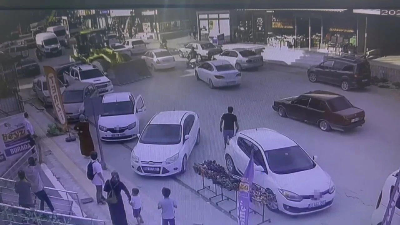 Hatay'da akıllara durgunluk veren olay! Önüne gelen aracı biçti! - 1. Resim